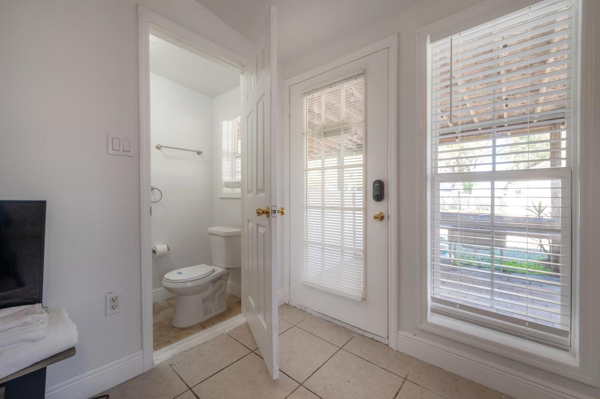 Stadium With Area & Parking Apartment Tampa